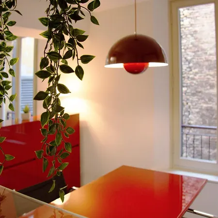 Un Gioiello Sotto Le Due Torri