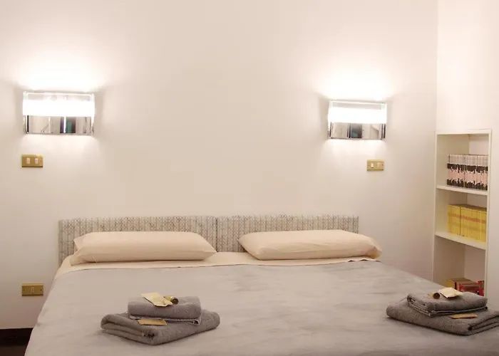 Un Gioiello Sotto Le Due Torri * Boloňa