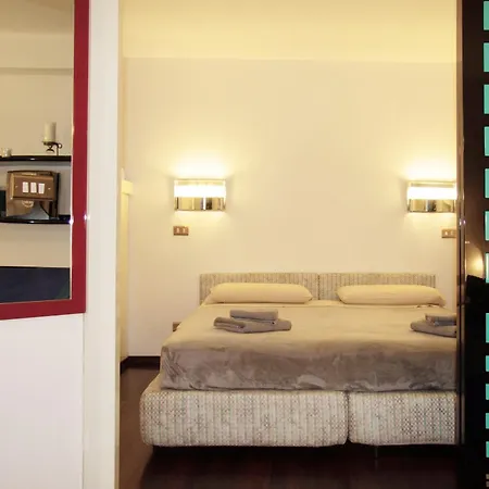 Un Gioiello Sotto Le Due Torri 아파트